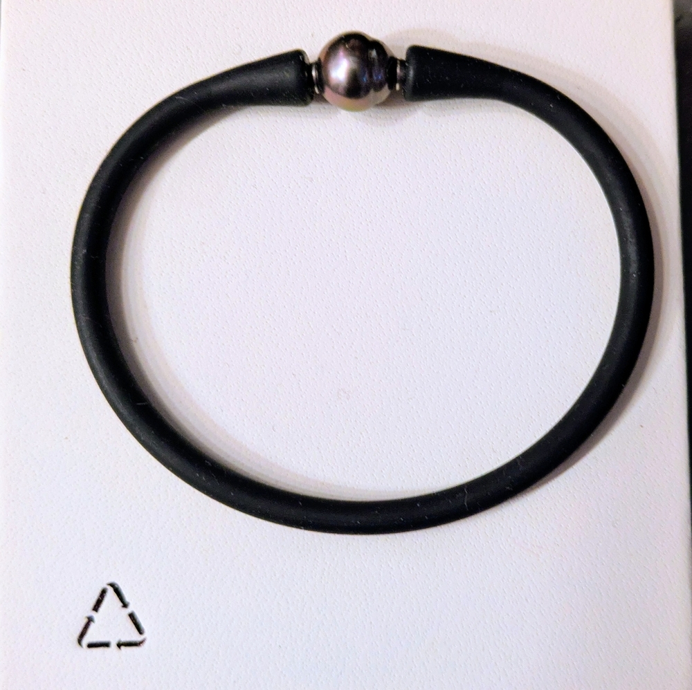Black Pearl Bracelet with Casual Wristband Accent
